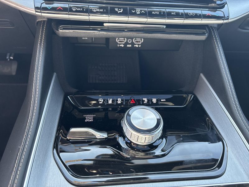 2026 Jeep Grand Wagoneer Limited Altitude 4x4Image 42