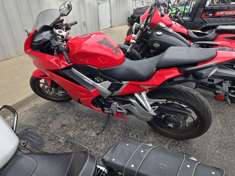 USED 2014 HONDA INTERCEPTOR Image 3