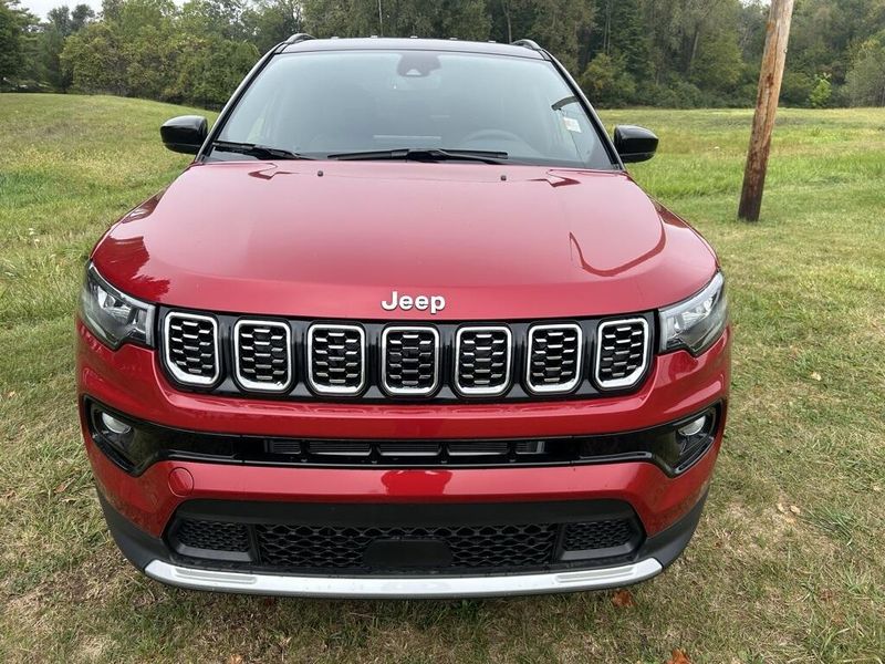 2025 Jeep Compass Limited photo 8