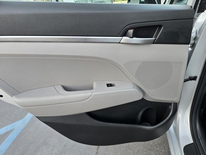Used 2019 Hyundai Elantra SE