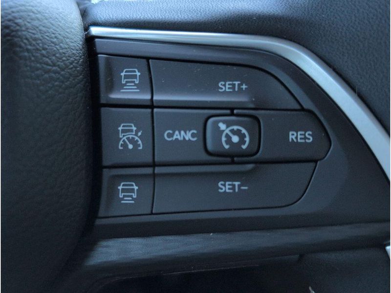 New 2026 Jeep Grand Cherokee L Laredo X 4x2Image 24