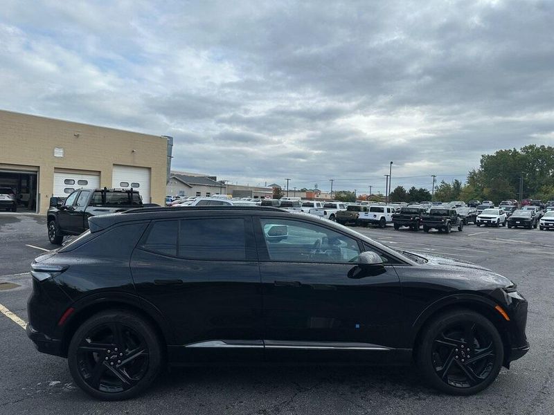 2025 Chevrolet Equinox EV 3RS photo 11
