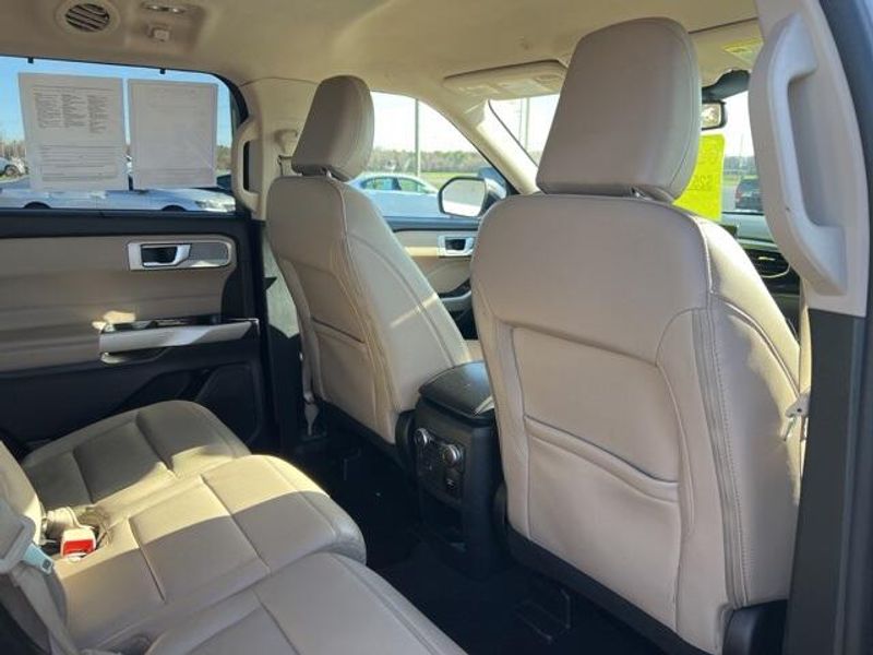 2021 Ford Explorer LimitedImage 24
