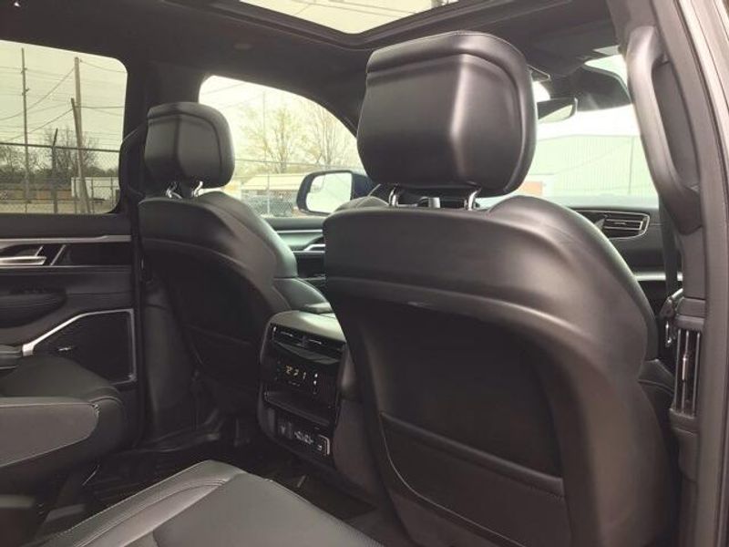 2023 Jeep Wagoneer Series IIImage 19