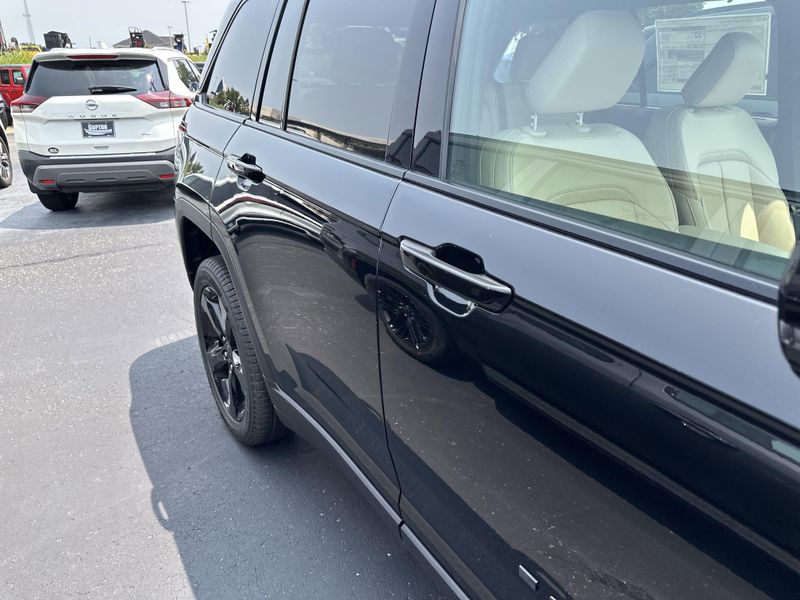 2025 Jeep Grand Cherokee Limited 4x4Image 5