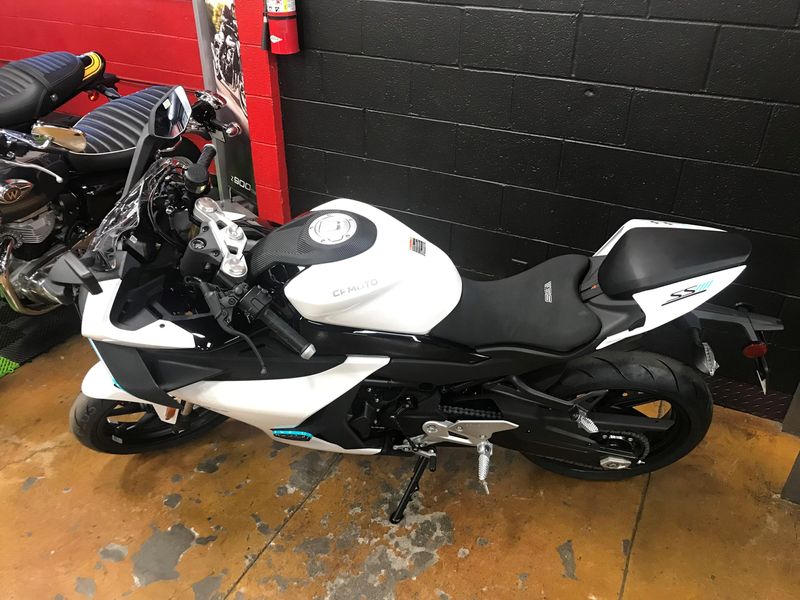 2024 CFMOTO 450SS Image 6