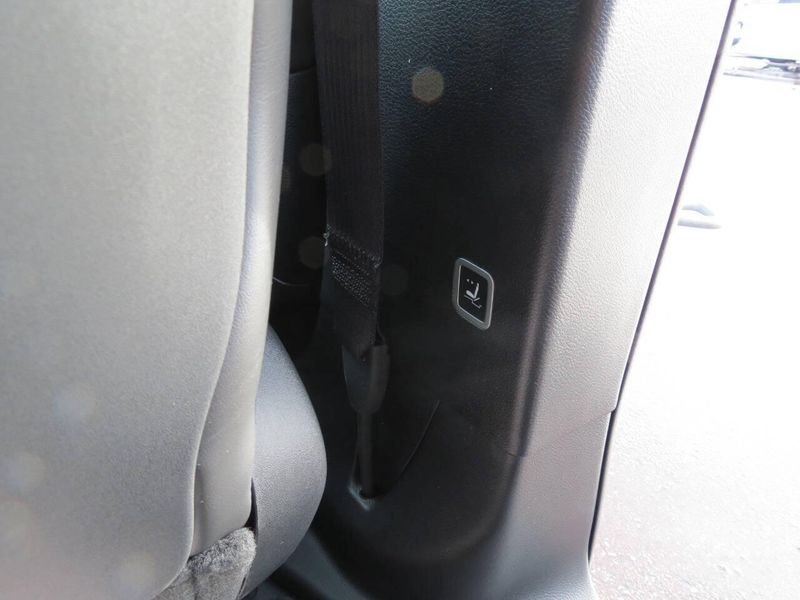 New 2026 Chrysler Pacifica Select AwdImage 23