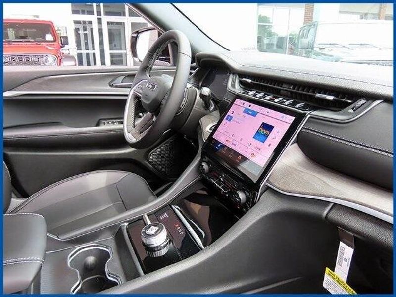 New 2025 Jeep Grand Cherokee LimitedImage 8