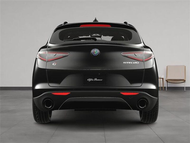 2025 Alfa Romeo Stelvio Sprint photo 10