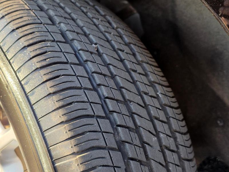 Used 2025 Chrysler Pacifica Select