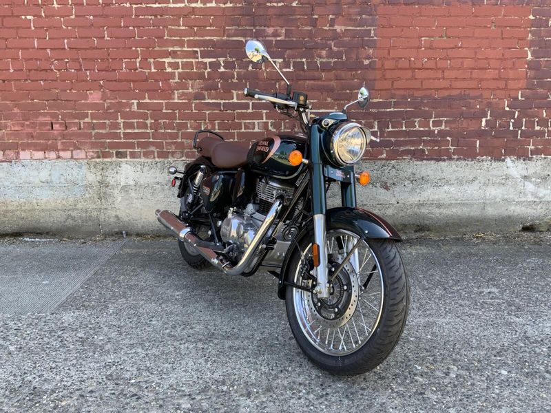 New 2024 Royal Enfield CLASSIC 350 HALCYON GREEN 