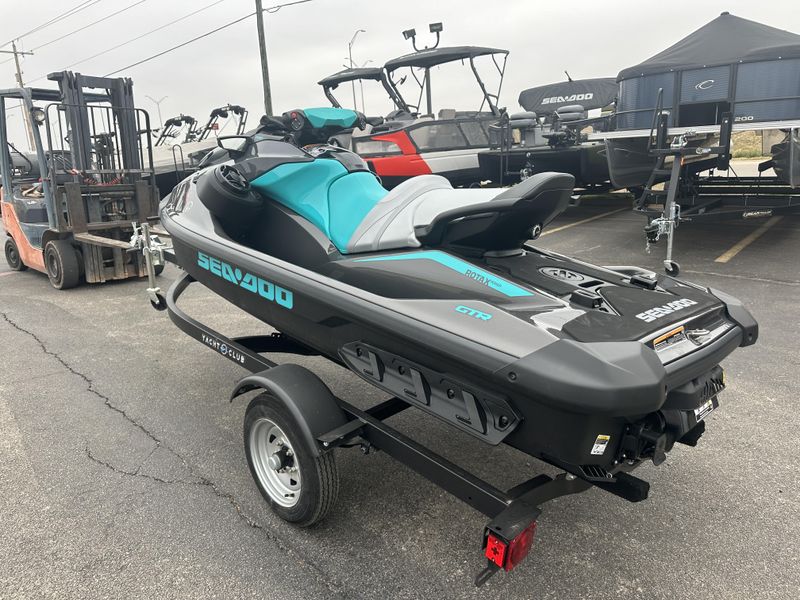 2025 SEADOO GTR 230 WITH SOUND SYSTEM ECLIPSE BLACK AND REEF BLUE Image 6