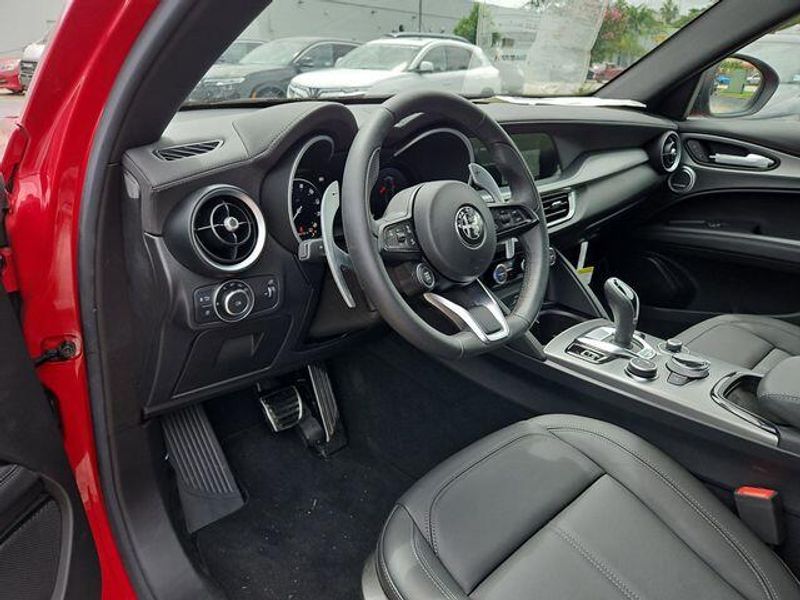 2025 Alfa Romeo Stelvio Sprint photo 15