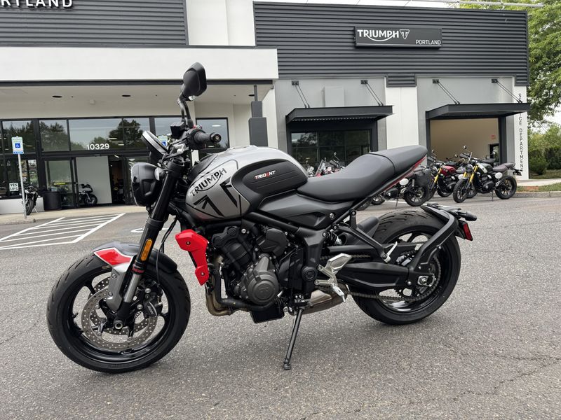 2024 Triumph Trident 660 Silver Ice 