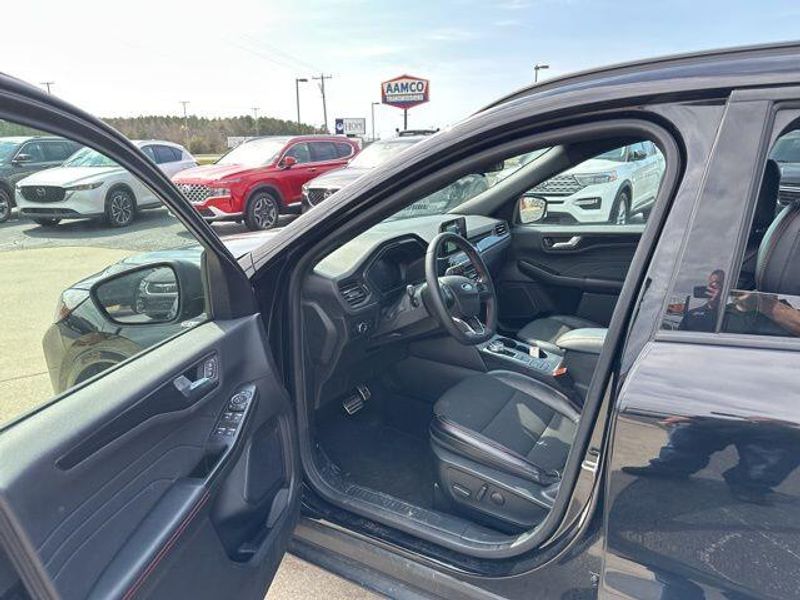 2024 Ford Escape ST-LineImage 21
