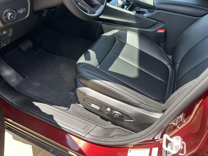 New 2025 Jeep Grand Cherokee L Limited 4x4Image 19