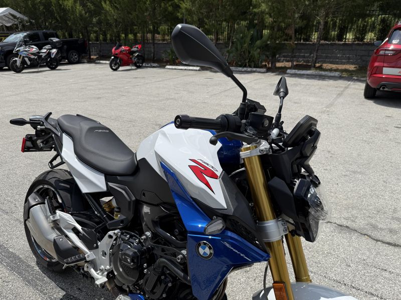 2022 BMW F 900 R