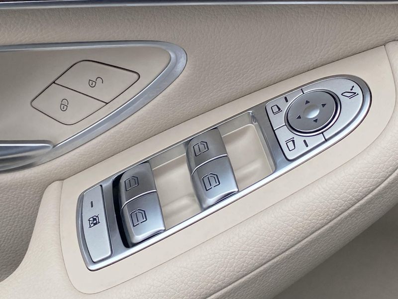 Used 2022 Mercedes-Benz GLC 300Image 18