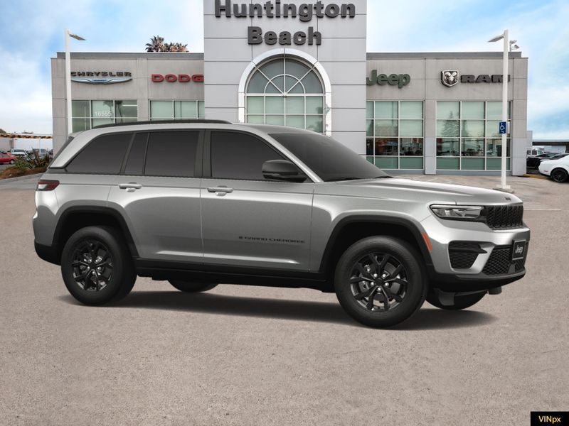 2025 Jeep Grand Cherokee Altitude 4x2Image 10