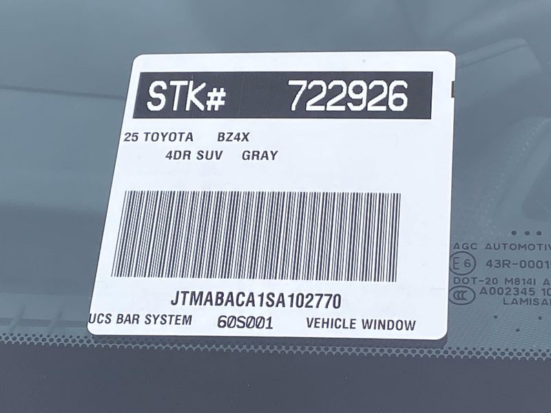 2025 Toyota bZ4X XLEImage 21