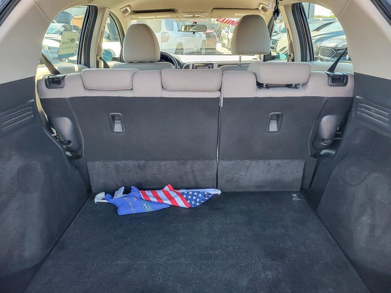 2017 Honda HR-V LX photo 20