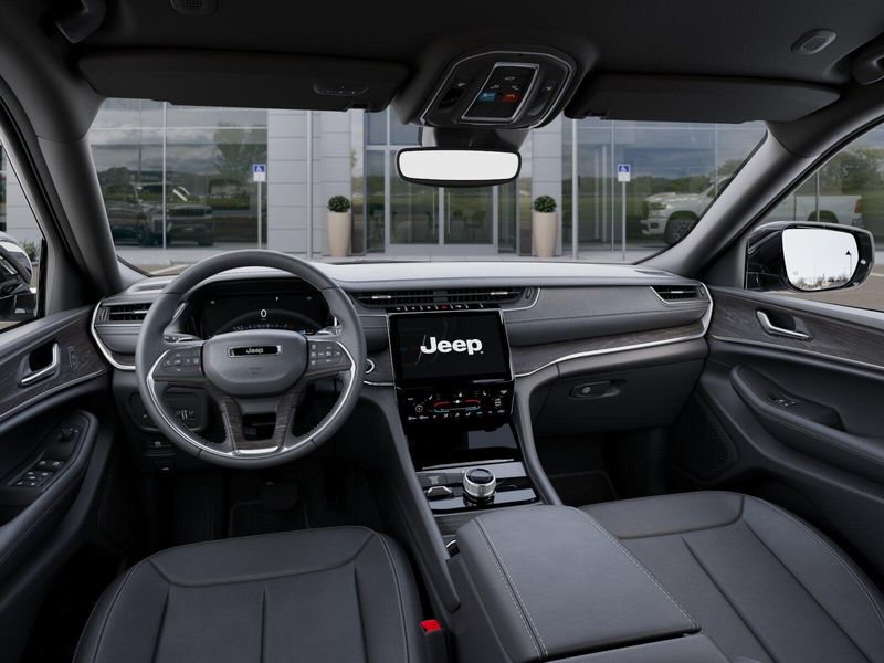 New 2025 Jeep Grand Cherokee L Limited 4x4Image 42