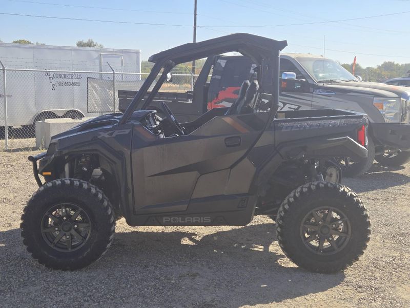 New 2026 Polaris GENERAL XP 1000 ULTIMATE Image 2