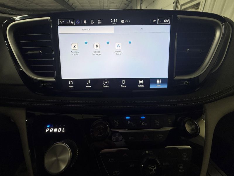 Used 2024 Chrysler Pacifica Touring LImage 34