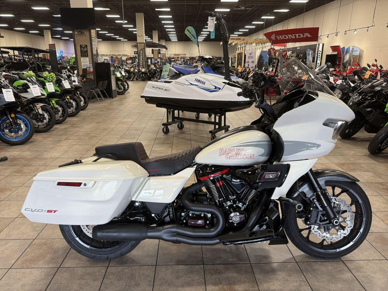 Used 2024 Harley-Davidson ROAD GLIDE CVO ST Image 10