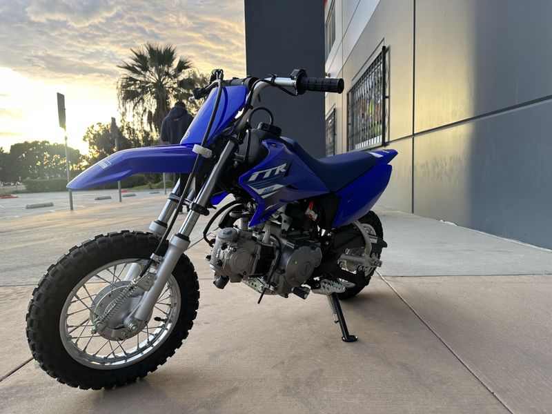 2025 Yamaha TT-R50E Image 3