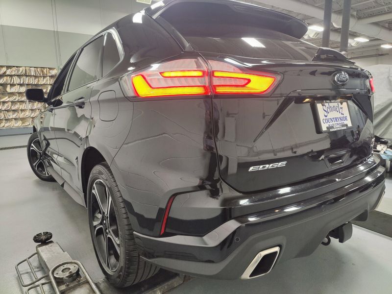 2019 Ford Edge ST AWDImage 9