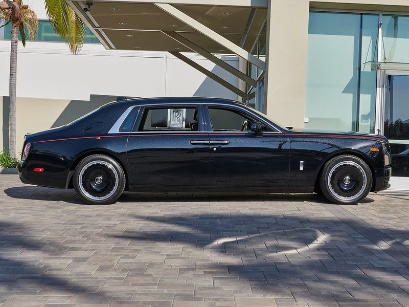 2024 Rolls-Royce Phantom Image 10