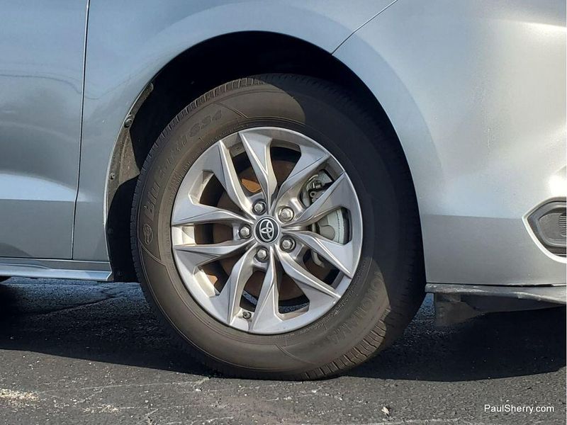 Used 2024 Toyota Sienna LE