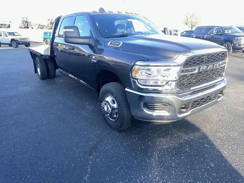 2024 RAM 3500 Tradesman Crew Cab Chassis 4x4 60