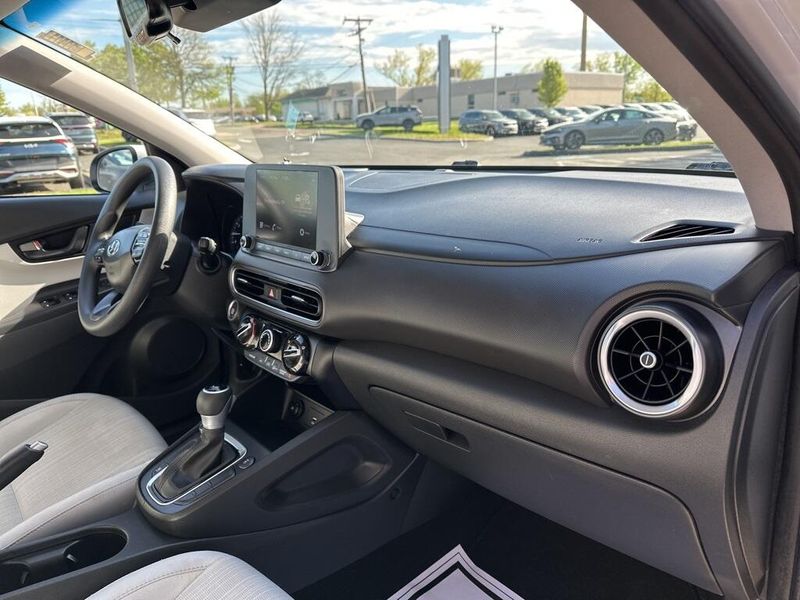 2023 Hyundai Kona SELImage 17