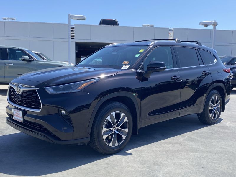 2021 Toyota Highlander XLEImage 8