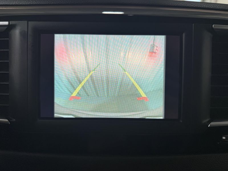 Used 2019 Chrysler Pacifica Touring LImage 13