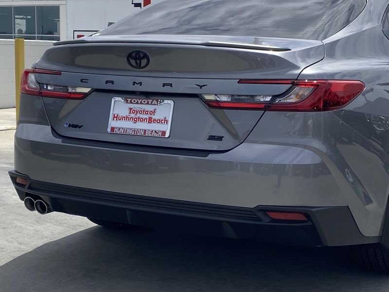 2025 Toyota Camry Image 4