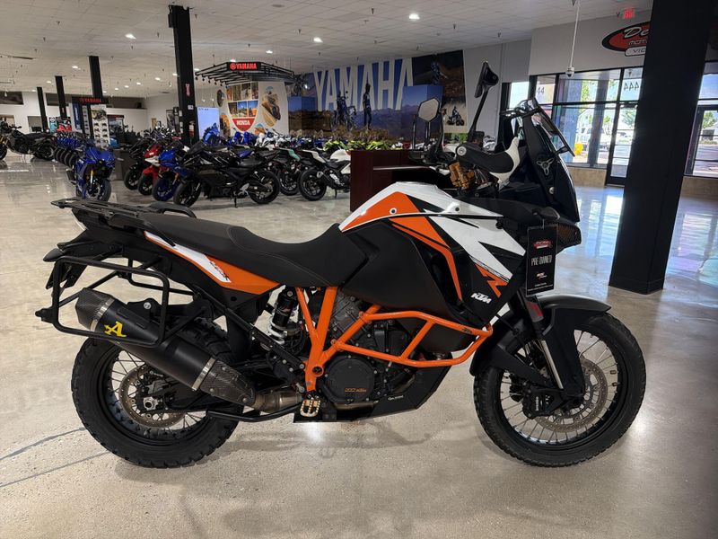 Used 2020 KTM 1290 SUPER ADVENTURE R  in a WHITE/ ORANGE exterior color. Victorville Del Amo Motorsports 760-241-7387 delamomotorsportsofvictorville.com 