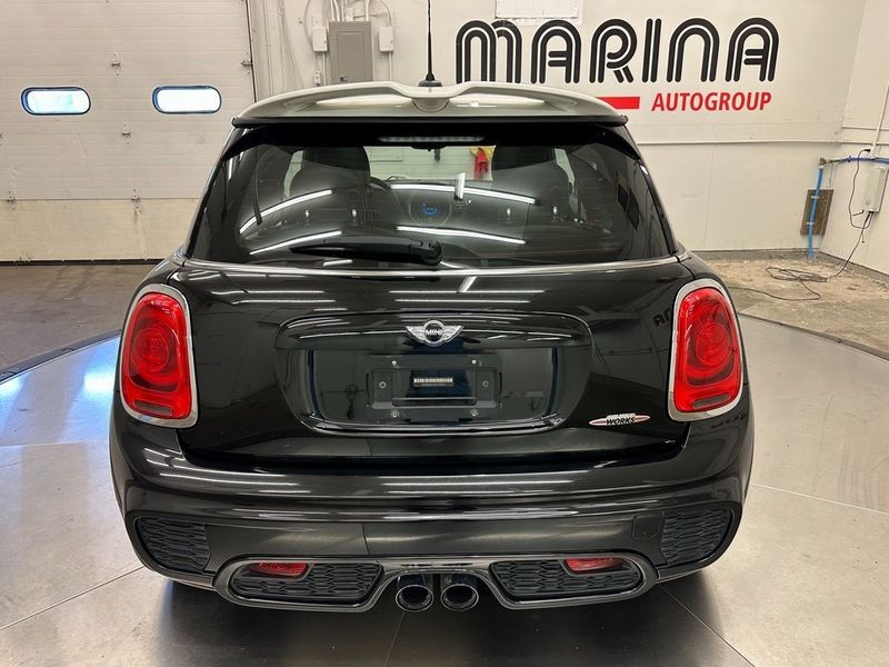 2016 MINI Hardtop BaseImage 14