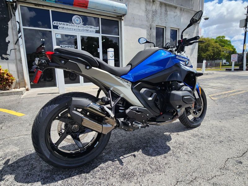 2026 BMW R 1300 RImage 12