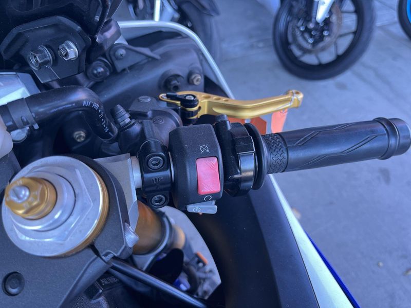 Used 2014 Yamaha YZF-R6 CA Image 23