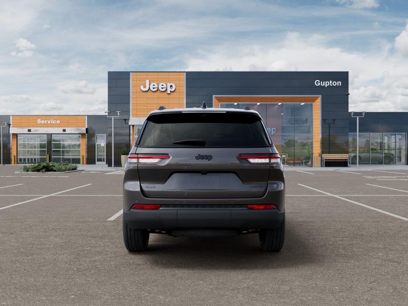 New 2025 Jeep Grand Cherokee L Limited 4x4Image 40