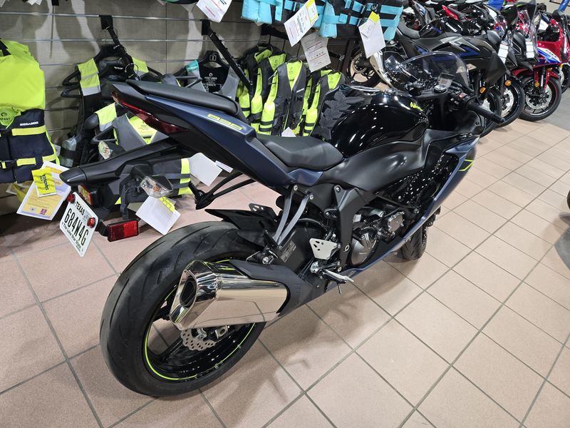 2023 Kawasaki NINJA ZX6R BASEImage 6