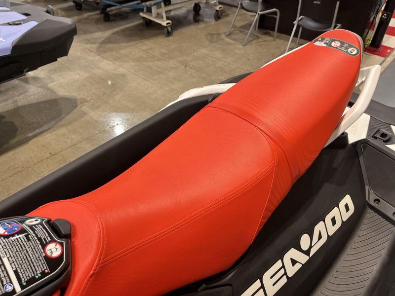 New 2025 Sea-Doo SPARK FOR 3 90 TRIXX (SOUND SYSTEM) Image 15