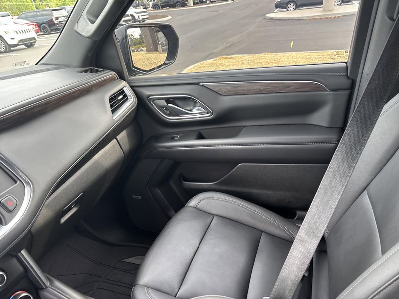 Used 2022 Chevrolet Suburban Z71Image 35
