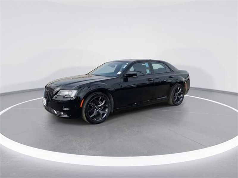 2023 Chrysler 300 SImage 4