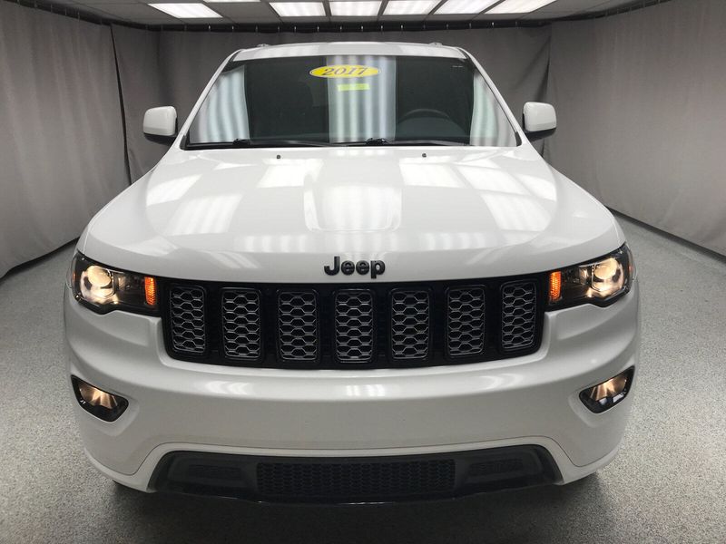 2017 Jeep Grand Cherokee AltitudeImage 17