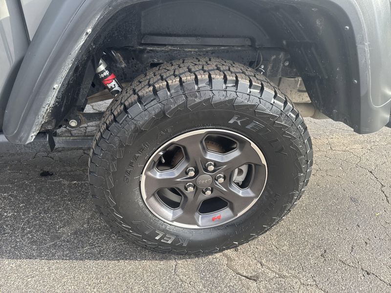 2022 Jeep Gladiator Rubicon photo 9