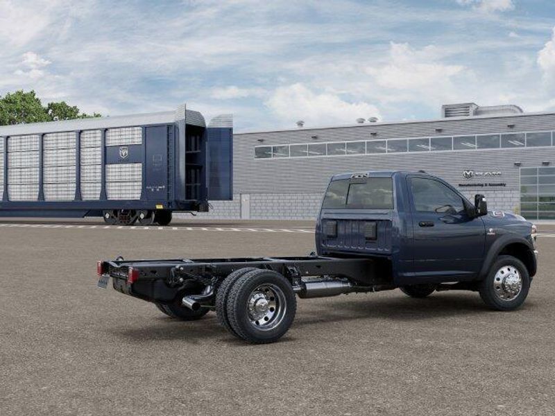 New 2027 RAM 4500HD TradesmanImage 4